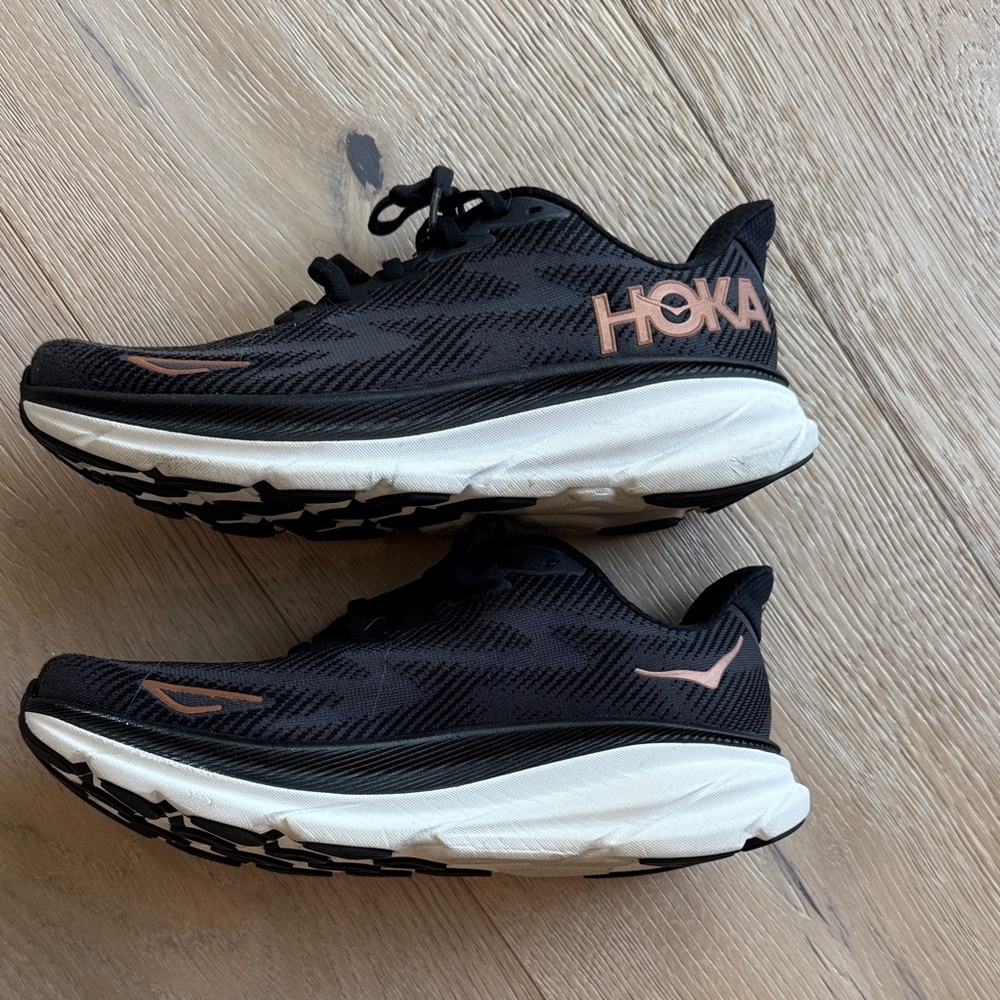 Hoka Black and Rose Gold Clifton 9 Sneakers sz 7D